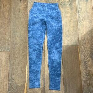 Alo leggings size S blue tie dye